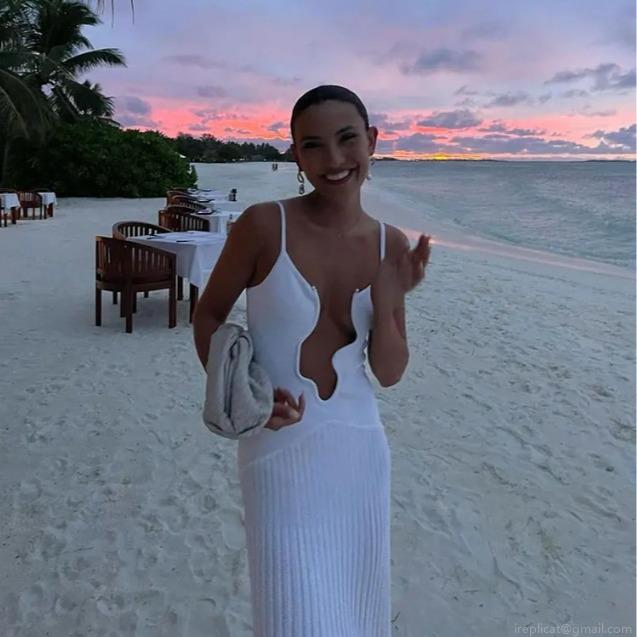 Women's Sexy Deep V-Neck Knit Maxi Dress Elegant White Backless Pleated Camisole Long Dress For Beach Vacation Slim Fit Sleeveless Sundress