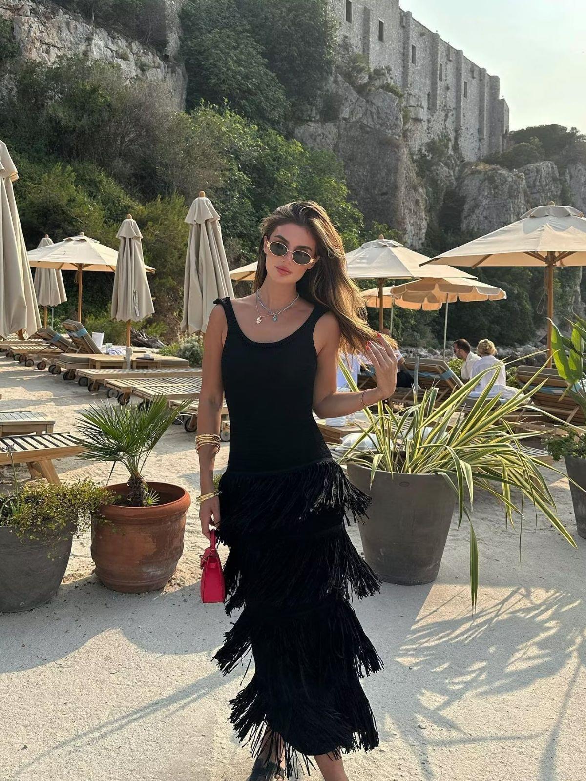 Women's Sexy Knitted Tassel Maxi Dress Sleeveless Slim Fit Fringe Hem U-Neck Cami Long Dresses For Vacation Party Resort Wear