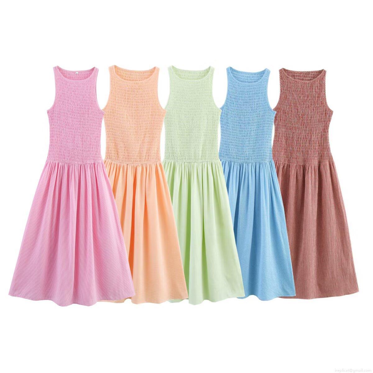 Women's Summer Gingham Smocked Sleeveless Dress Plaid A-Line Polyester Midi Long Dress For Casual Beach Vacation Sleeveless Round Neck Smocking Gown