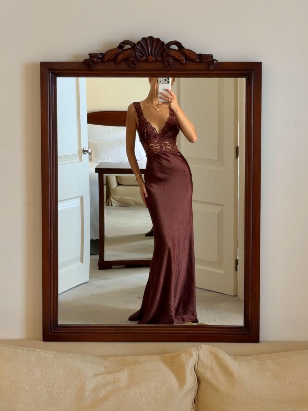 Women Sexy Backless Lace Splicing Acetate Satin Maxi Dress V Neck Sleeveless Bodycon Camisole Long Dress Summer Niche Design Party Clubwear Slim Fit